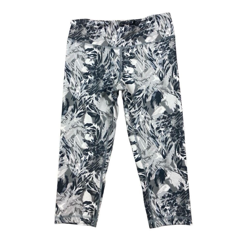 Zobha cropped palm leaf black and grey leggings